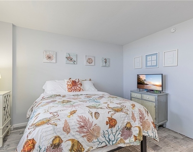 320 Seaview Court - Photo Thumbnail 18