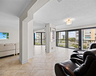4401 Gulf Shore Boulevard N - Photo Thumbnail 13