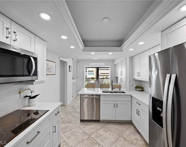 4401 Gulf Shore Boulevard N - Photo Thumbnail 7