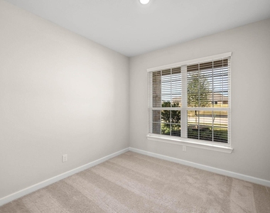 3033 Sorrento Hill Drive - Photo Thumbnail 5