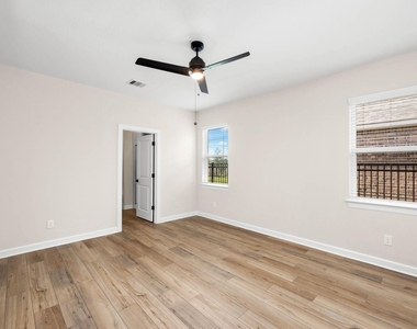 3033 Sorrento Hill Drive - Photo Thumbnail 3