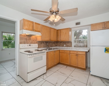 2154 Henry Street Ne - Photo Thumbnail 5