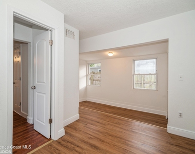 2154 Henry Street Ne - Photo Thumbnail 14
