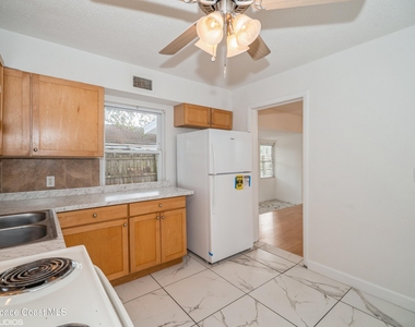 2154 Henry Street Ne - Photo Thumbnail 6