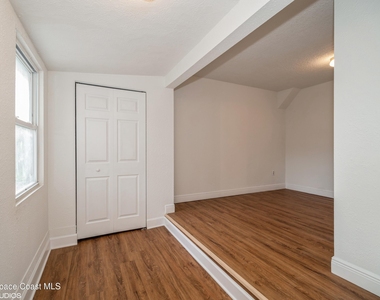 2154 Henry Street Ne - Photo Thumbnail 15