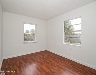 2154 Henry Street Ne - Photo Thumbnail 10