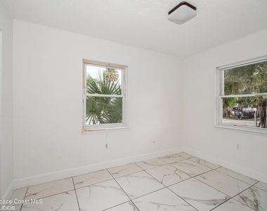 2154 Henry Street Ne - Photo Thumbnail 12