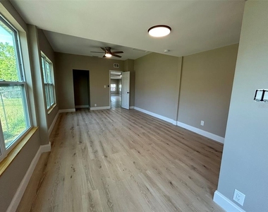 1218 13th Avenue S - Photo Thumbnail 14