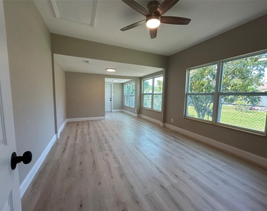 1218 13th Avenue S - Photo Thumbnail 12