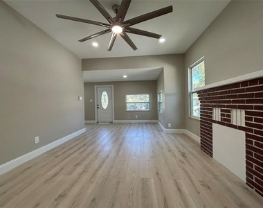 1218 13th Avenue S - Photo Thumbnail 5