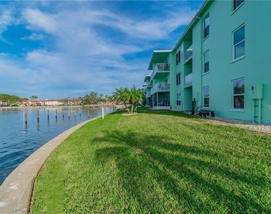 464 N Paula Drive N - Photo Thumbnail 9