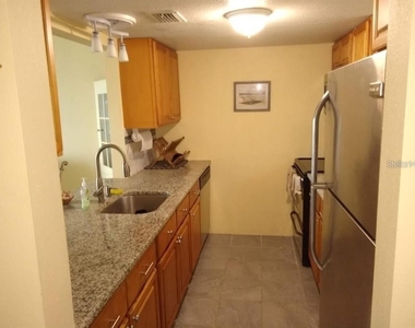 464 N Paula Drive N - Photo Thumbnail 3