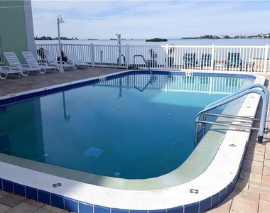 464 N Paula Drive N - Photo Thumbnail 12