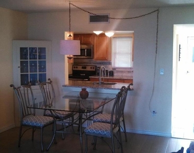 464 N Paula Drive N - Photo Thumbnail 2