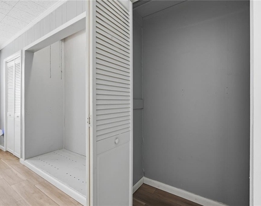 1419 E Jean Street - Photo Thumbnail 10