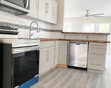 4537 10th Avenue S - Photo Thumbnail 6