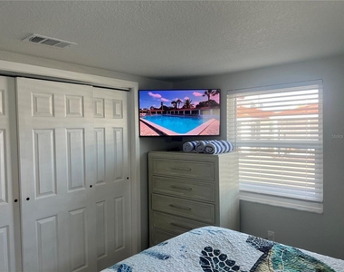 6154 Midnight Pass Road - Photo Thumbnail 9