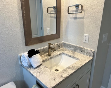 6154 Midnight Pass Road - Photo Thumbnail 14