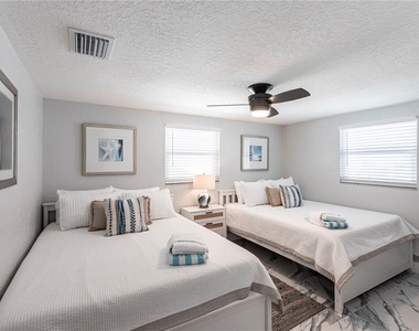 6154 Midnight Pass Road - Photo Thumbnail 15
