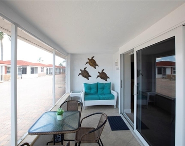 6154 Midnight Pass Road - Photo Thumbnail 20