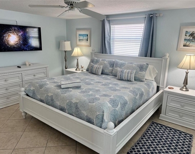 6154 Midnight Pass Road - Photo Thumbnail 10