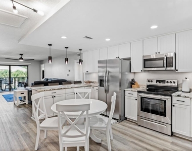 3210 Gulf Boulevard - Photo Thumbnail 12