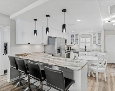 3210 Gulf Boulevard - Photo Thumbnail 9
