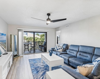 3210 Gulf Boulevard - Photo Thumbnail 5