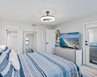 3210 Gulf Boulevard - Photo Thumbnail 16