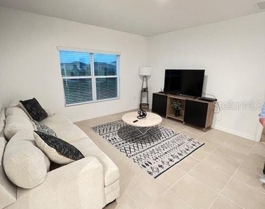 200 Aquamarine Lane - Photo Thumbnail 11