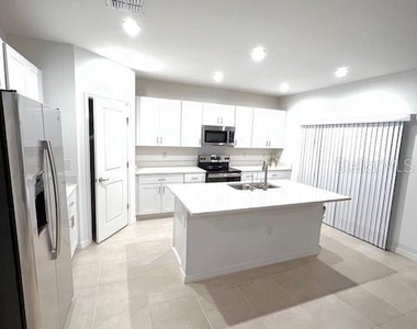 200 Aquamarine Lane - Photo Thumbnail 4