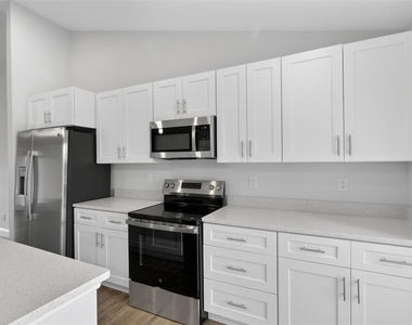 375 Denver Drive - Photo Thumbnail 5