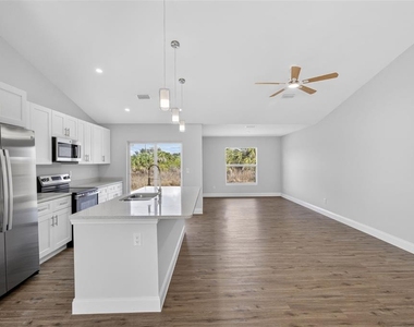 375 Denver Drive - Photo Thumbnail 7