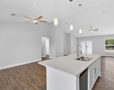 375 Denver Drive - Photo Thumbnail 10