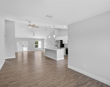 375 Denver Drive - Photo Thumbnail 9