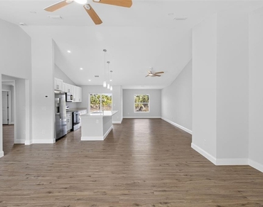 375 Denver Drive - Photo Thumbnail 11