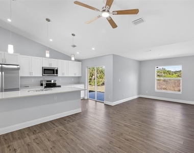 375 Denver Drive - Photo Thumbnail 2