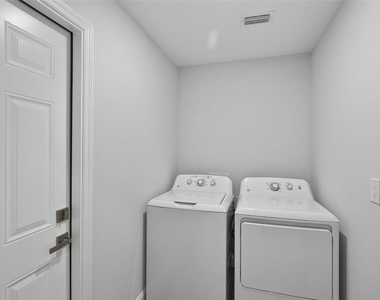 375 Denver Drive - Photo Thumbnail 19