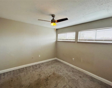 3922 Crayrich Circle - Photo Thumbnail 11
