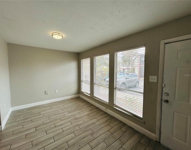 3922 Crayrich Circle - Photo Thumbnail 3