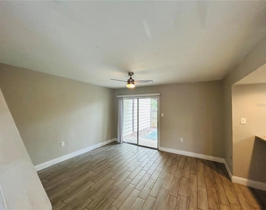 3922 Crayrich Circle - Photo Thumbnail 1