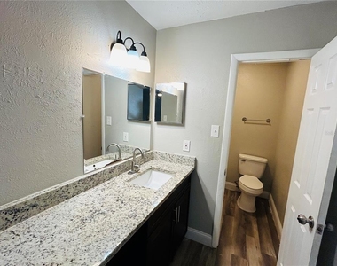 3922 Crayrich Circle - Photo Thumbnail 9