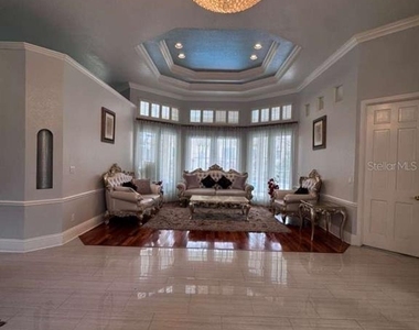 7600 Debeaubien Drive - Photo Thumbnail 3