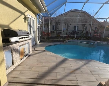 7600 Debeaubien Drive - Photo Thumbnail 11