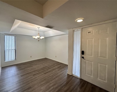 13 Surrey Court - Photo Thumbnail 4