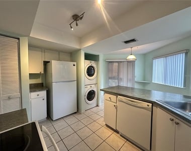 13 Surrey Court - Photo Thumbnail 5