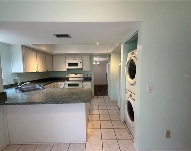 13 Surrey Court - Photo Thumbnail 8