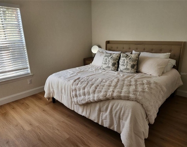 8926 Manor Loop Circle - Photo Thumbnail 17