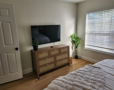 8926 Manor Loop Circle - Photo Thumbnail 18