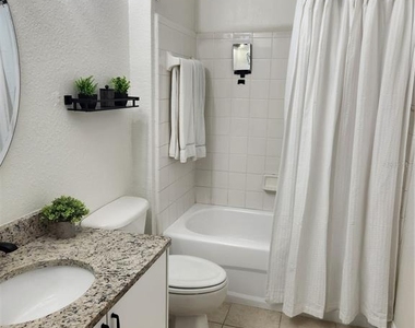 8926 Manor Loop Circle - Photo Thumbnail 19